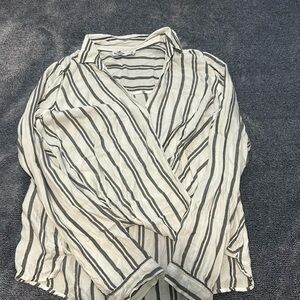 Black and white Hollister top